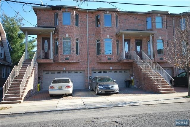 Primary Photo - 236 Columbus Ave