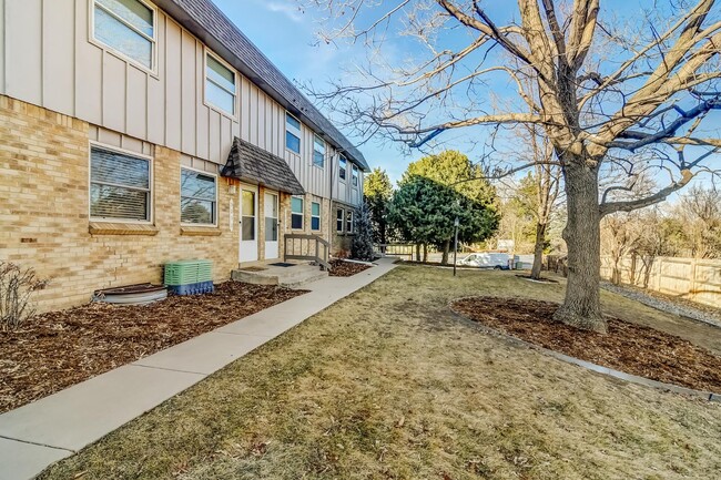 Photo - 5004 E Hinsdale Pl Townhome