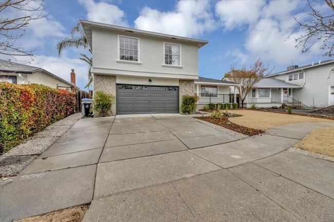 Building Photo - 4930 Birmingham Dr