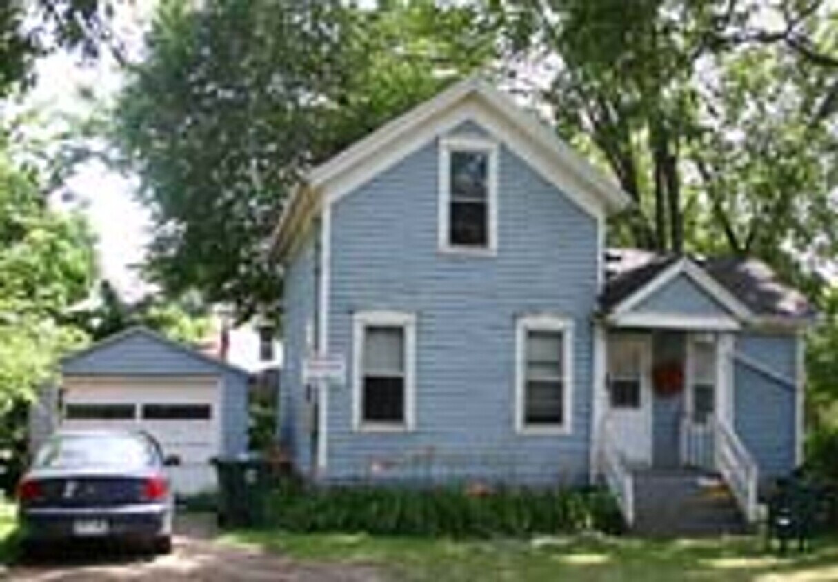 Foto principal - Spacious 3-Bedroom House with Parking & Pr...