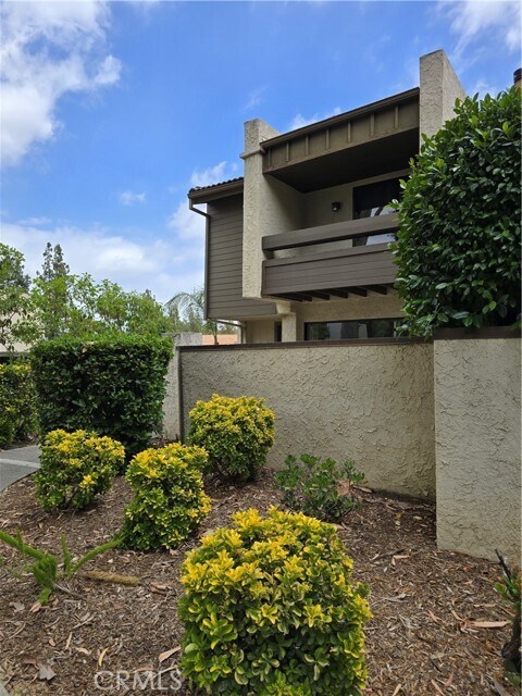 Foto principal - 5800 Owensmouth Ave