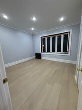 Building Photo - 154 W 33rd St