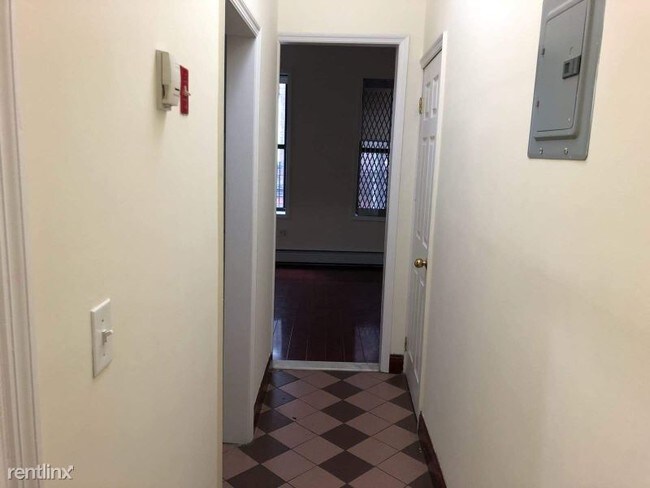 Building Photo - 1 br, 1 bath Apartment - 2399 Grand Concourse