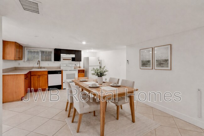 Foto del edificio - 1653 Dancy St