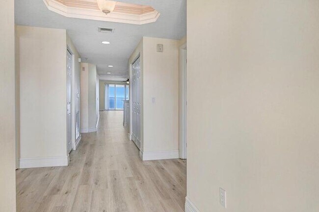 Building Photo - 480 Sail Ln