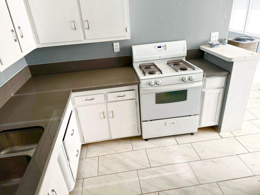 Primary Photo - 38952 9th St E