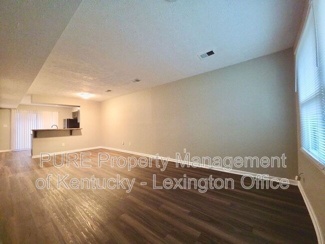 Photo - 2853 Snow Rd Townhome