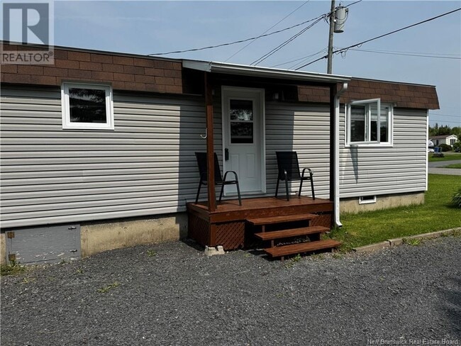 Building Photo - 16 Le Paradis St