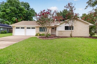 Building Photo - 5502 Effingham Dr