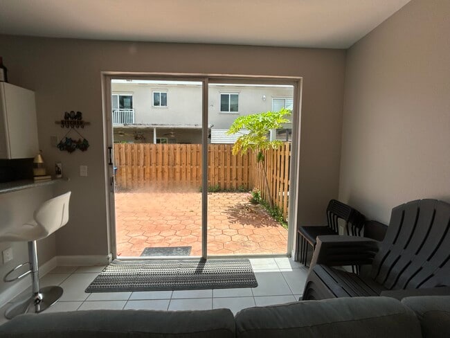 Foto del edificio - 7301 NW 174th Terrace