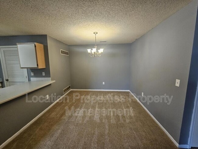 Foto del edificio - 3923 Overland Dr