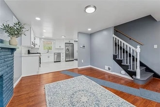 Building Photo - 3125 Ewart Dr