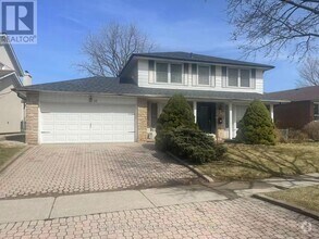 Building Photo - 15 Orangewood Crescent