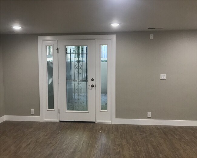 Foto del edificio - 2 Bd 1 Ba Basement Apt