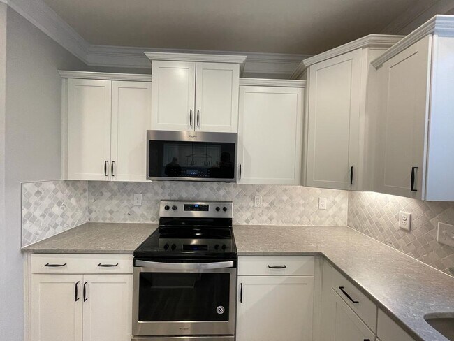 Building Photo - 615 Heartpine Dr