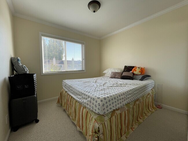 Building Photo - 3115 La Cresta