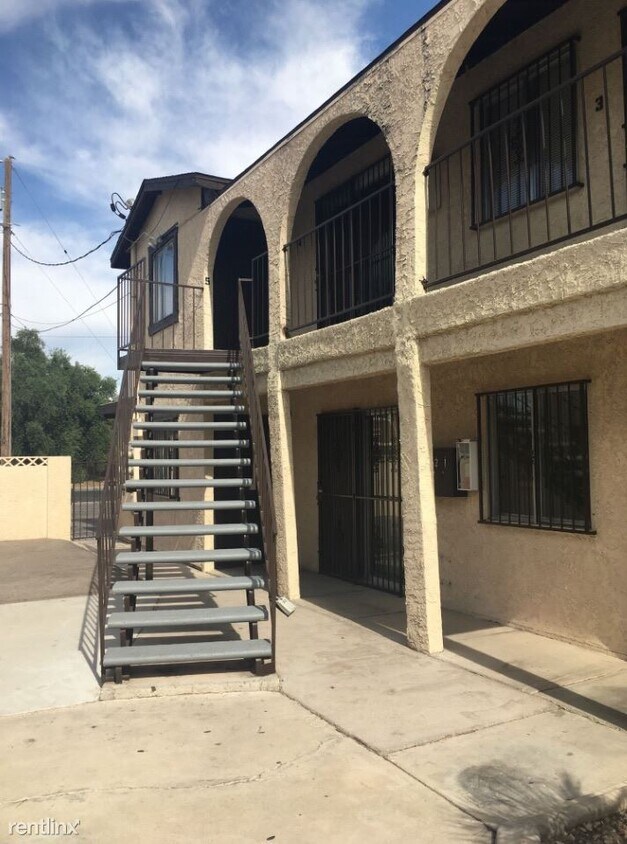 Foto del edificio - 2 br, 1 bath 4plex - 1537 Cobb Ln Apt 3