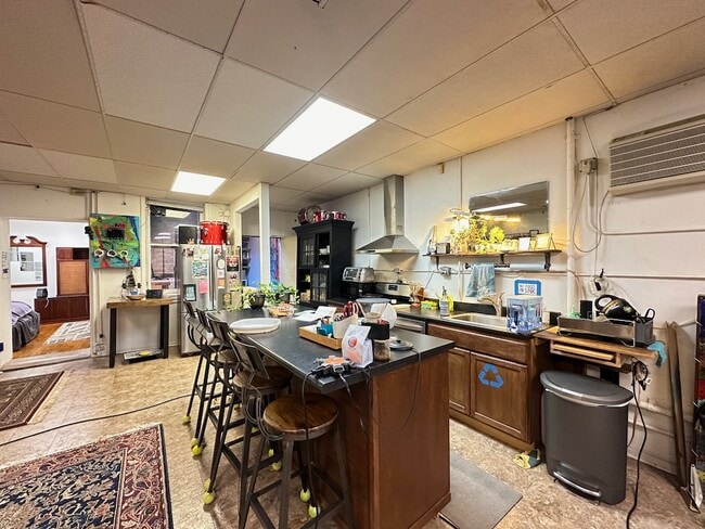 Building Photo - 3607 N Damen Ave