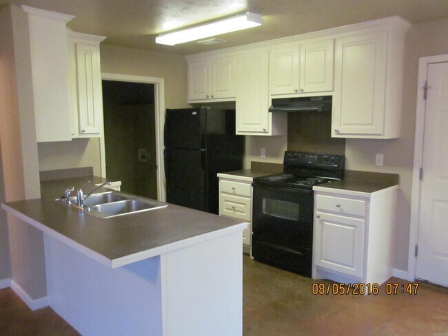 Building Photo - 8 Eagles Nest Cove