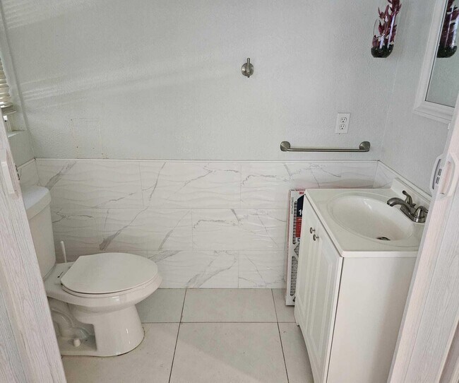 Foto del edificio - 1943 Kirk Rd