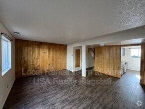 Building Photo - 323 N Bonito St