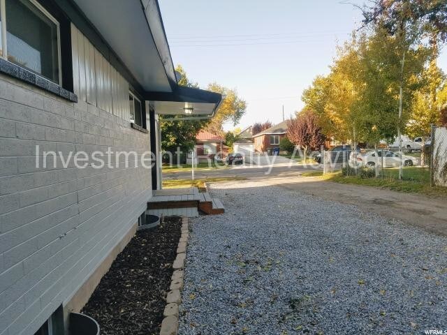 Building Photo - 1332 E Zenith Ave