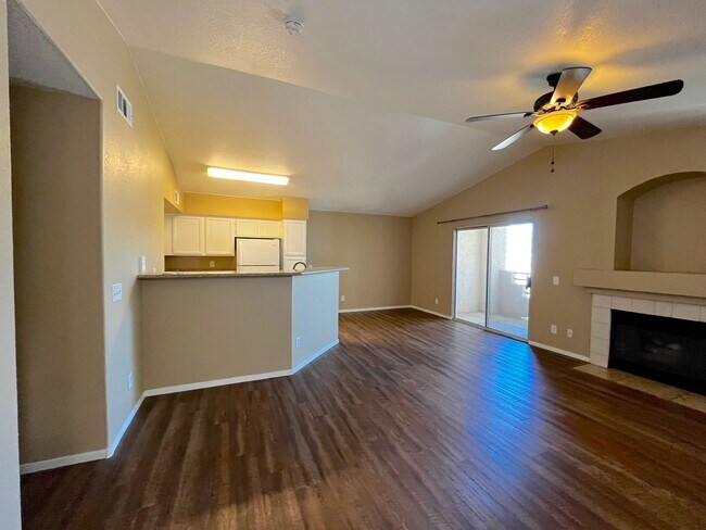 Foto del edificio - A beautifully Maintained 2-bedroom, 2-bath...