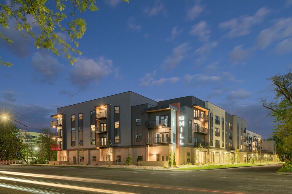 Apartments for Rent with High Ceilings Near The Village at Columbia ...