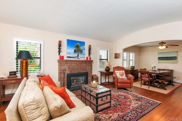 Building Photo - 1033 Encino Row