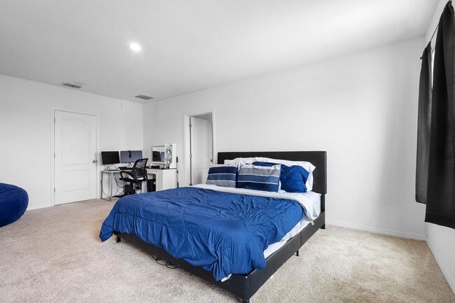 Building Photo - 5125 Fiddlewood Way
