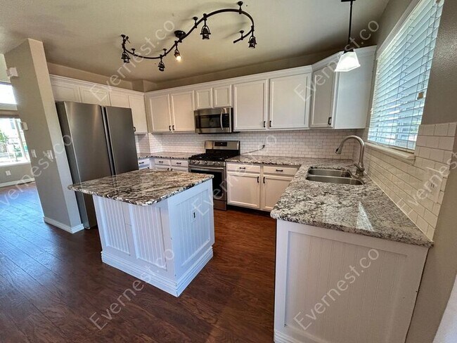 Building Photo - 5218 Pine Haven Dr