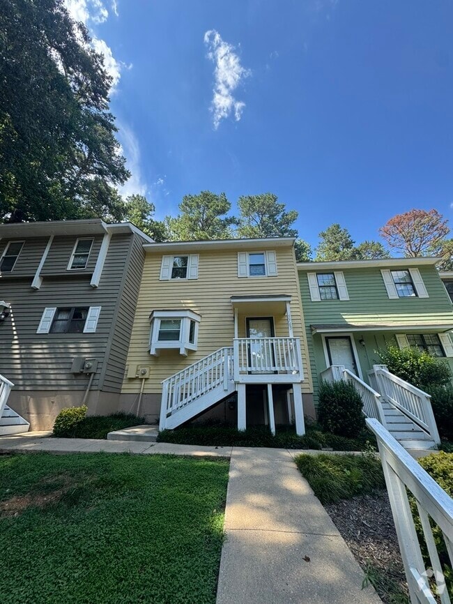 Building Photo - 5763 Forest Lawn Ct