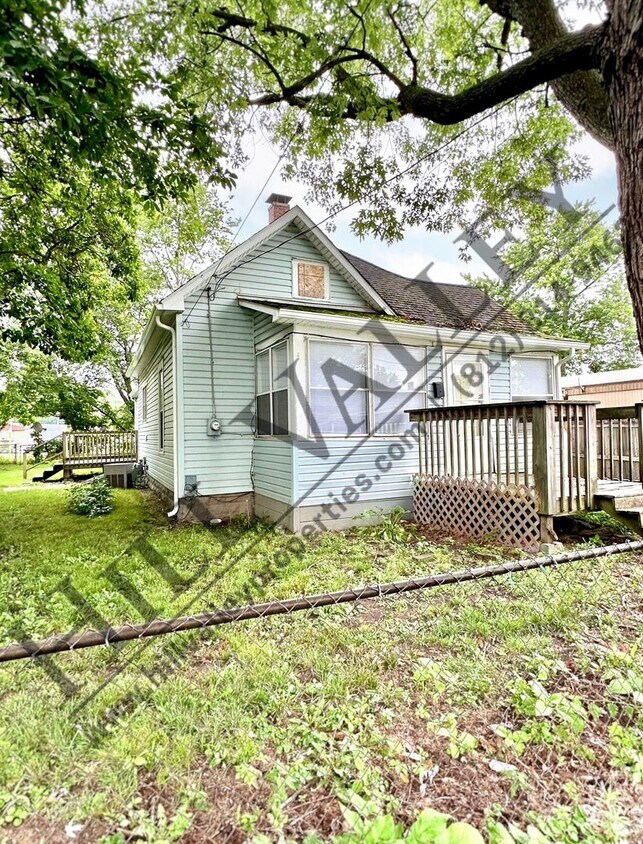 Primary Photo - Three Bedroom Home in West Terre Haute