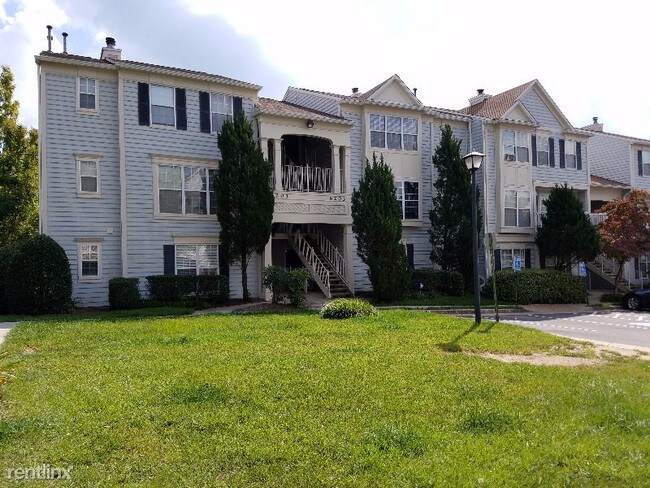 Foto del edificio - 8201 Crossbrook Ct