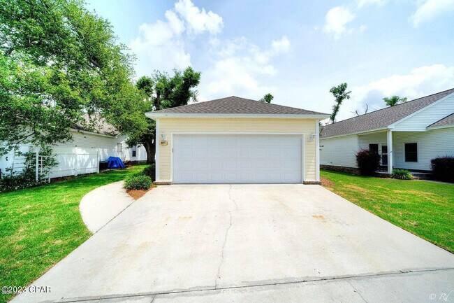 Foto del edificio - 4021 Oak Forest Dr