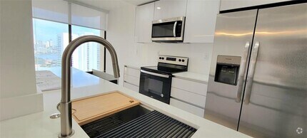 Building Photo - 19355 Turnberry Way