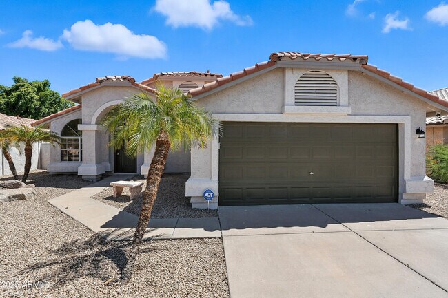 Foto del edificio - 9829 W Mohawk Ln