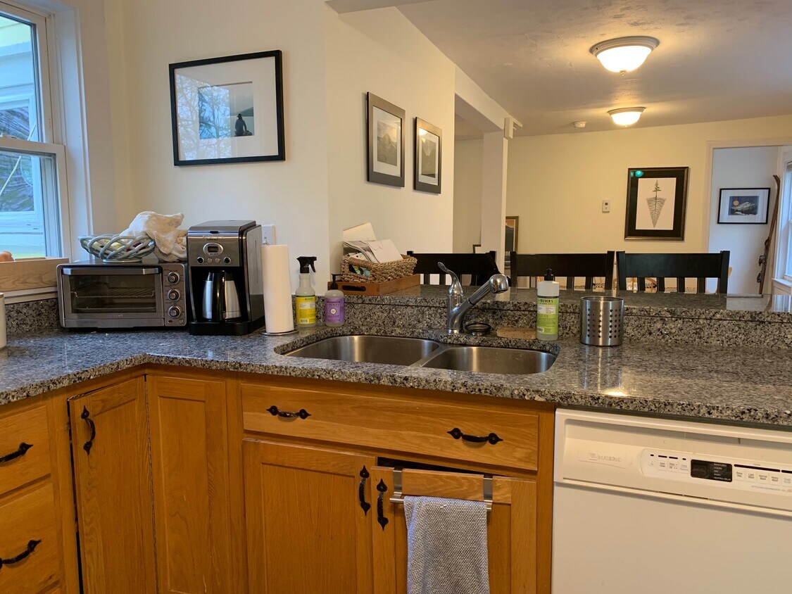 Primary Photo - 133 Brattle St