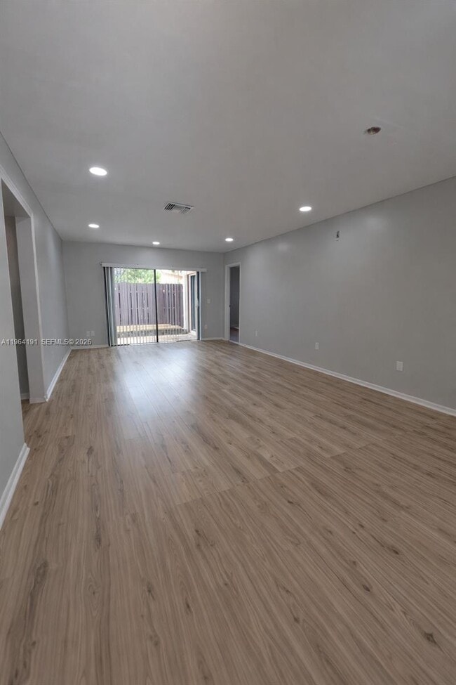 Foto del edificio - 22335 Palomita Dr