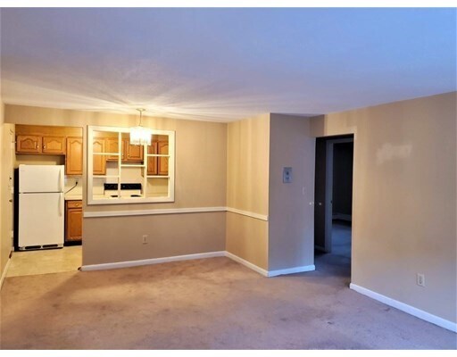 Building Photo - A5 Colonial Dr