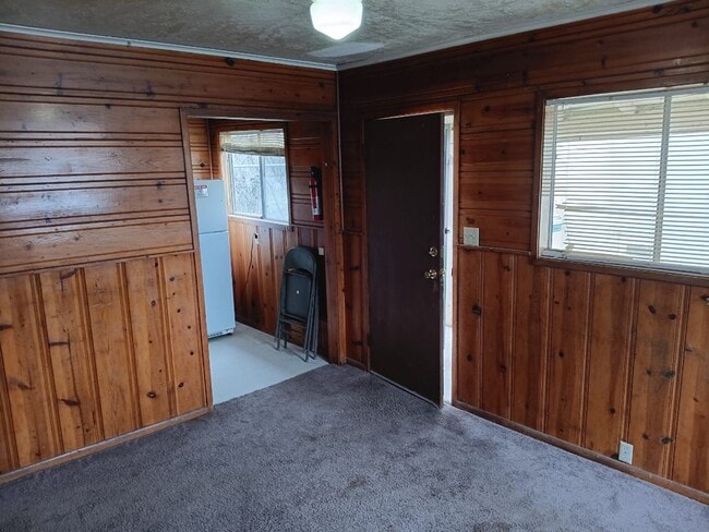 Building Photo - Southshore