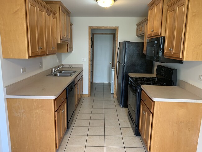 Building Photo - 700 Shady Acres Ln