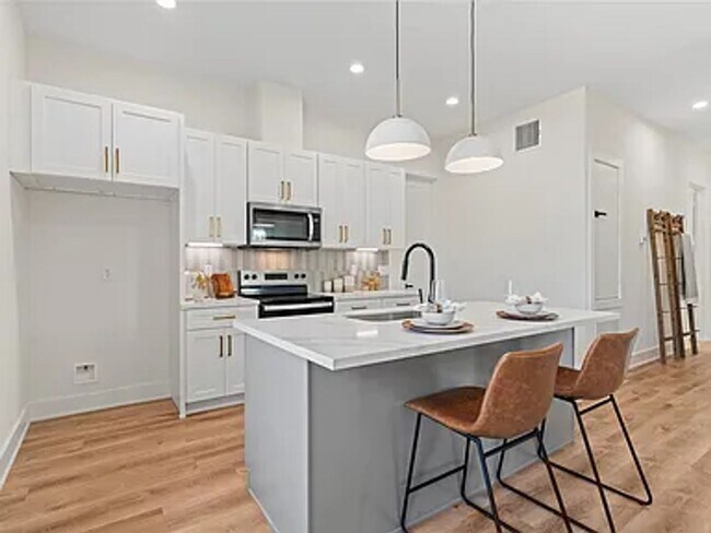 Foto del edificio - 6532 Weston St