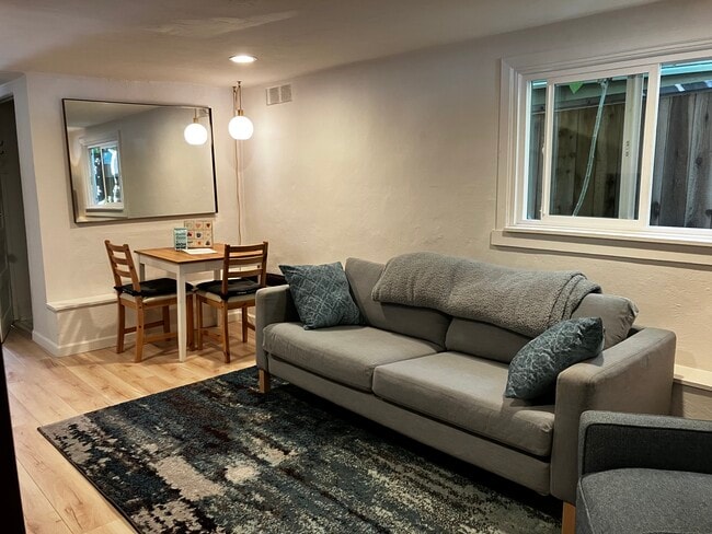 Building Photo - 2206 10th St