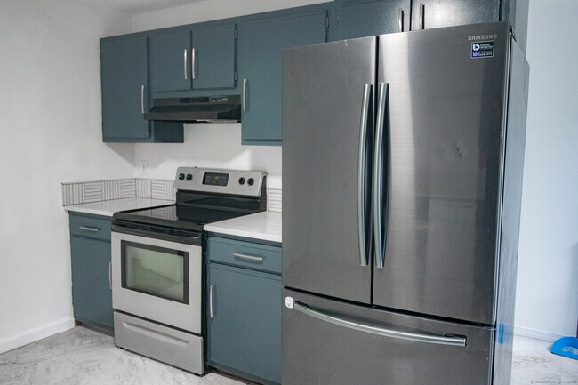 Building Photo - 801 S Main St