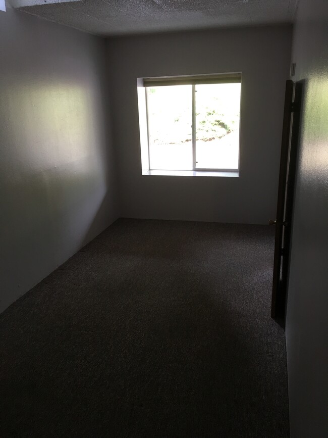 Bedroom - 108 5th St