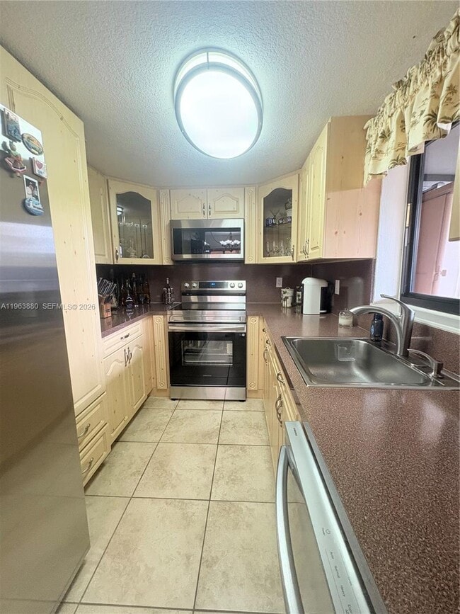 Building Photo - 2334 W 62nd St