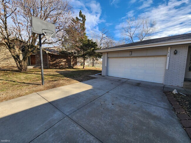 Building Photo - 4 br, 2 bath House - 1414 N Murray Ct