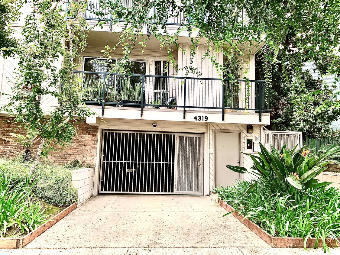 Front Entrance - Whitsett Apartments