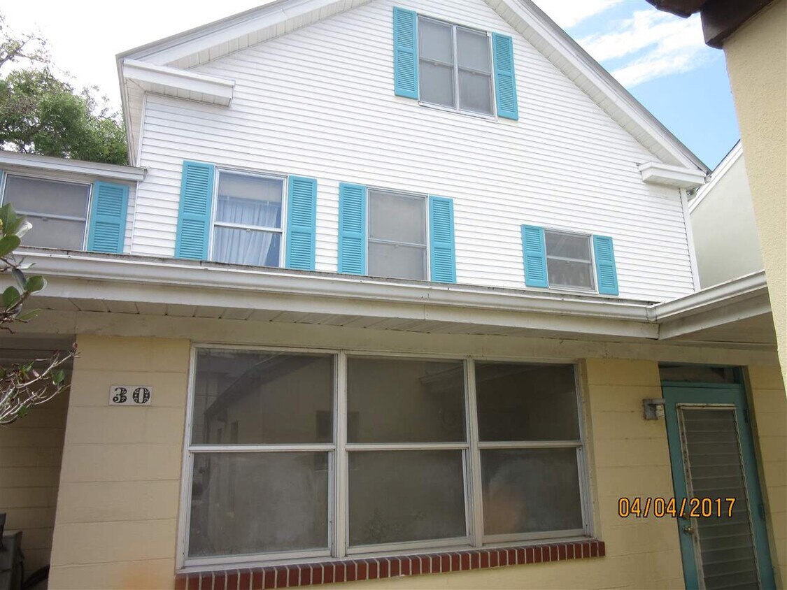 30 Cordova St Unit B, St. Augustine, FL 32084 Room for Rent in St